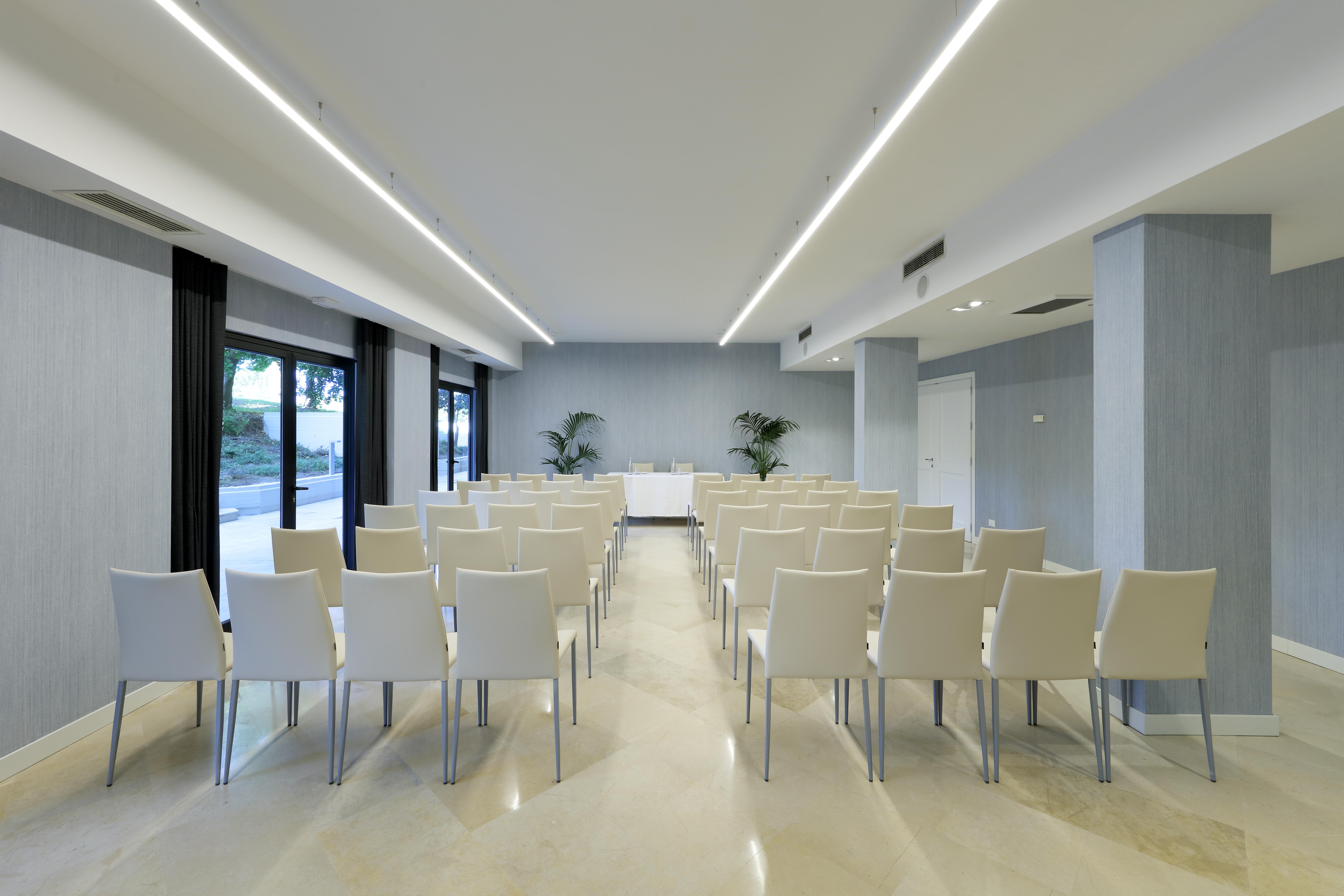 Grand Palladium Sicilia Resort&Spa Campofelice Di Roccella Esterno foto The interior of the hotel