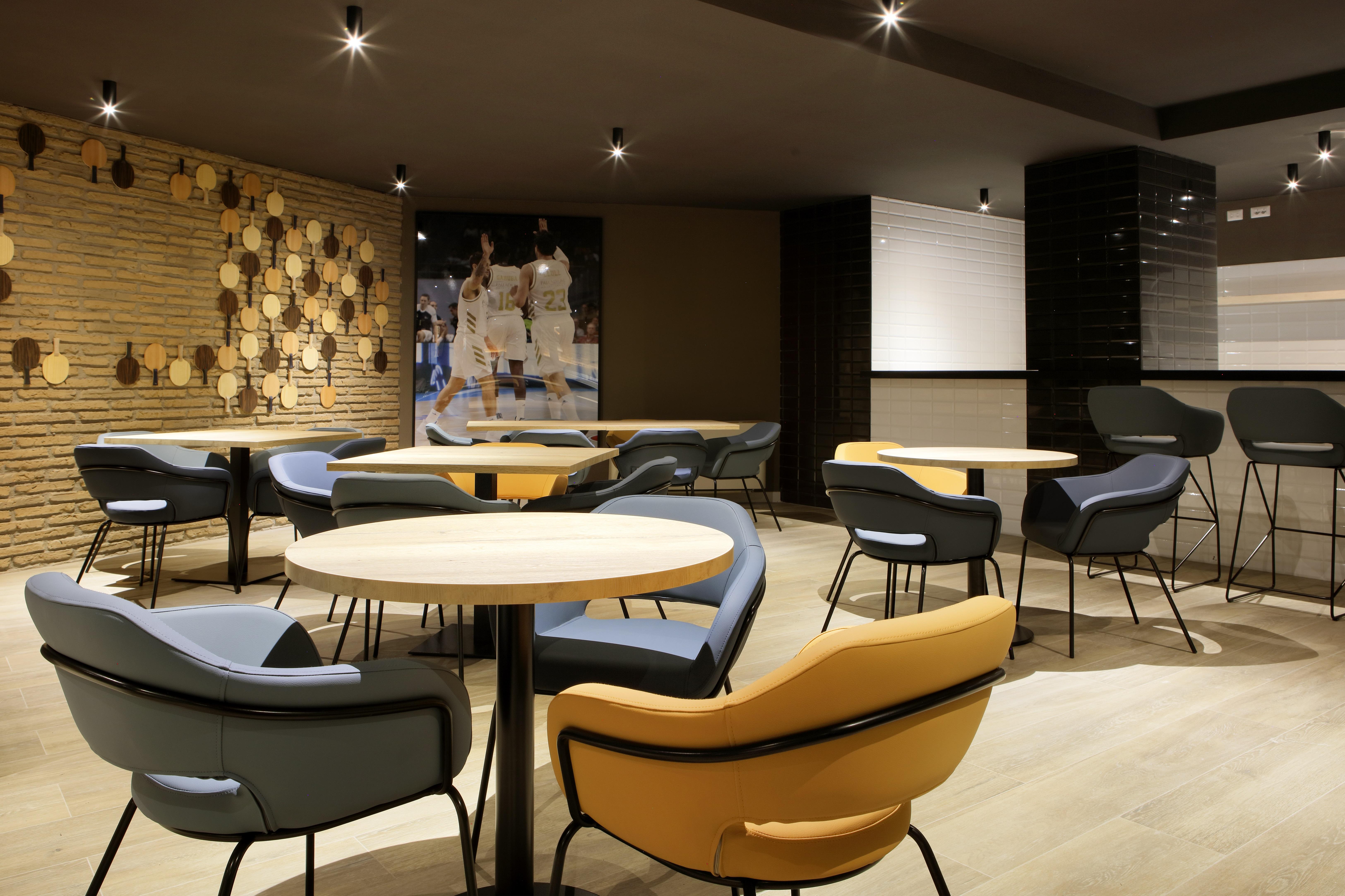 Grand Palladium Sicilia Resort&Spa Campofelice Di Roccella Esterno foto The lounge at the airport