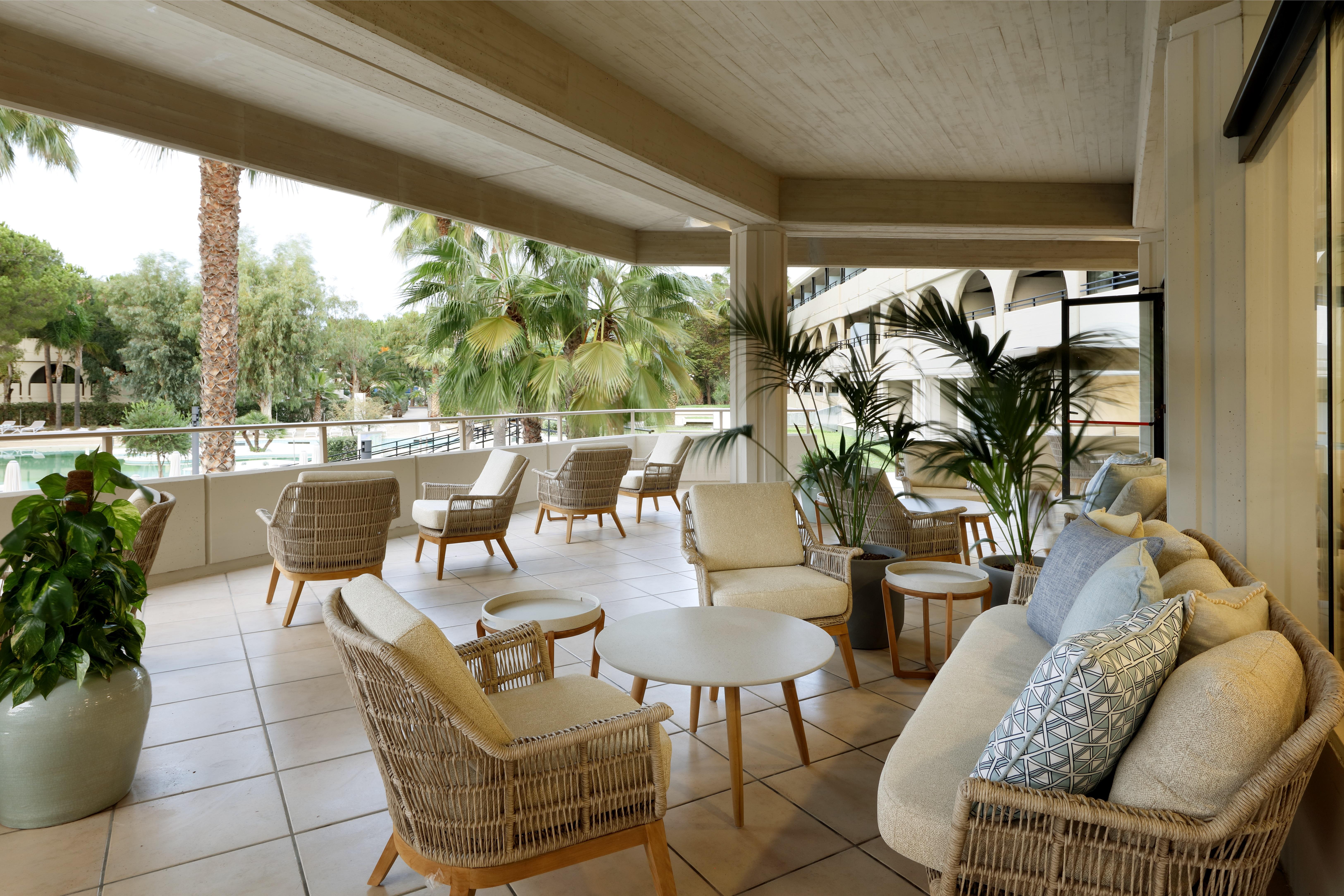 Grand Palladium Sicilia Resort&Spa Campofelice Di Roccella Esterno foto The lobby at The Shoreham